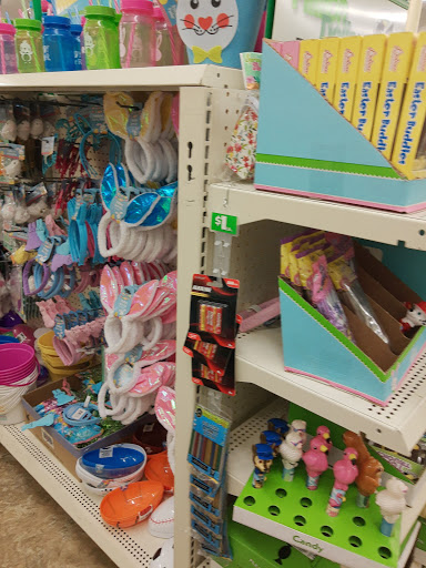 Dollar Store «Dollar Tree», reviews and photos, 6140 Rose Hill Dr, Alexandria, VA 22310, USA