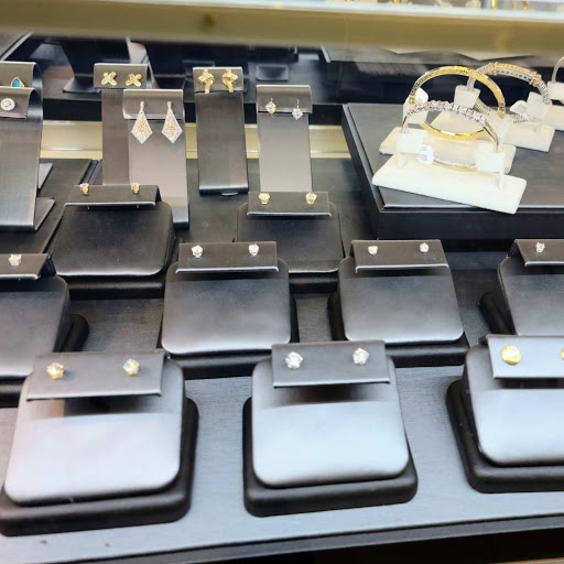 Pawn Shop «Woodbridge Gold & Pawn», reviews and photos, 13572 Jefferson Davis Hwy, Woodbridge, VA 22191, USA