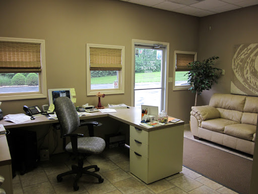 Auto Body Shop «M & G Body Shop», reviews and photos, 12018 Hamilton Ave, Cincinnati, OH 45231, USA