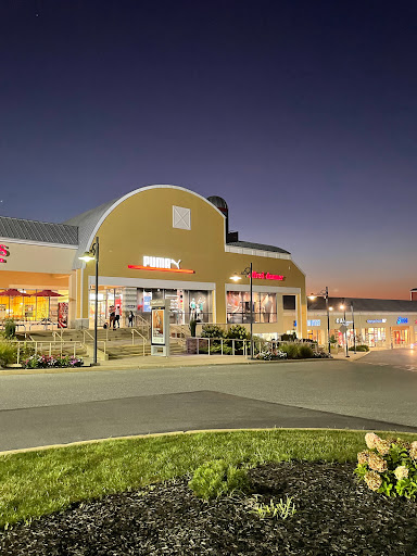 Tanger Outlet Lancaster, 311 Stanley K. Tanger Blvd, Lancaster, PA 17602, USA, 