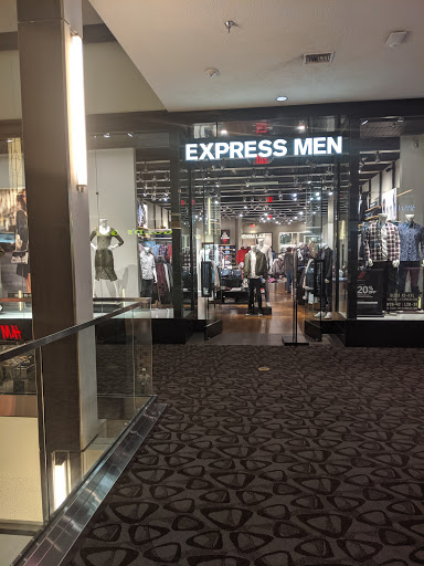 Clothing Store «Express», reviews and photos, 8700 NE Vancouver Mall Dr, Vancouver, WA 98662, USA