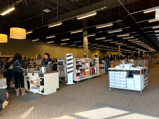 Shoe Store «DSW Designer Shoe Warehouse», reviews and photos, 25 Ronson Rd, Iselin, NJ 08830, USA