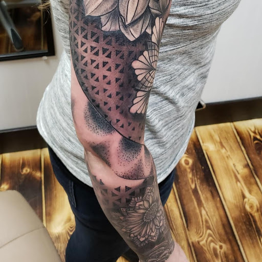 Explore long island tattoo ideas, creative tattoo ideas in Sioux City, available at Thorn-Side Tattoo & Piercing