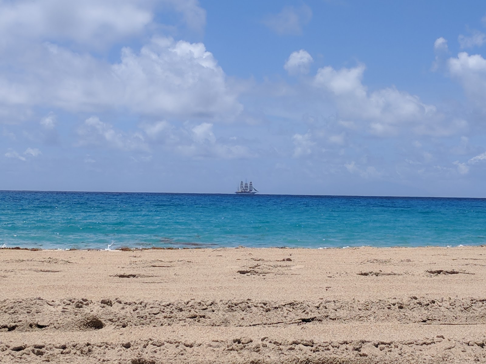 Foto af Plage de Saline med høj niveau af renlighed