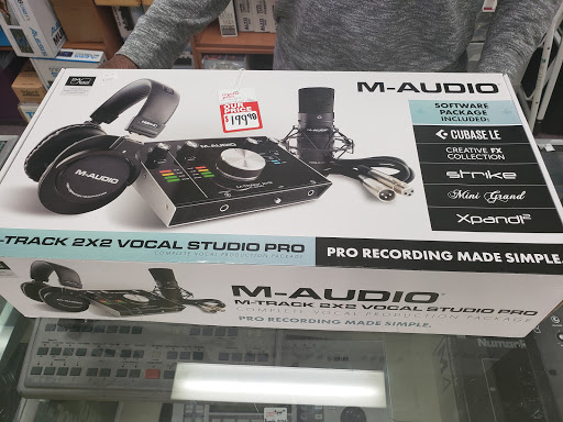 Used Musical Instrument Store «Record Head», reviews and photos, 7045 W Greenfield Ave, West Allis, WI 53214, USA