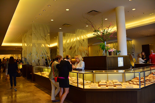 Jewelry Store «Borsheims Fine Jewelry», reviews and photos, 120 Regency Pkwy, Omaha, NE 68114, USA