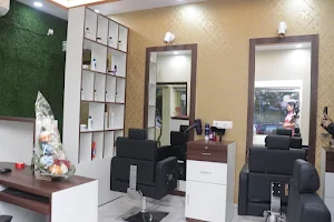 Sreeparna's - Hair & Beauty Family Salon (Unisex) image
