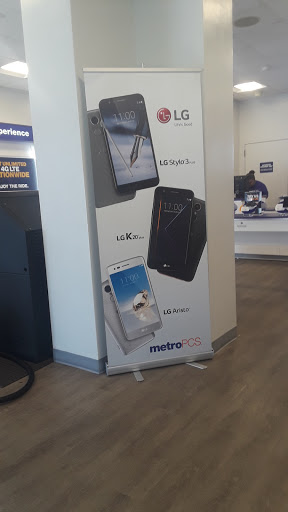 Cell Phone Store «MetroPCS Corporate Store», reviews and photos, 1041 E Capitol Expy, San Jose, CA 95121, USA