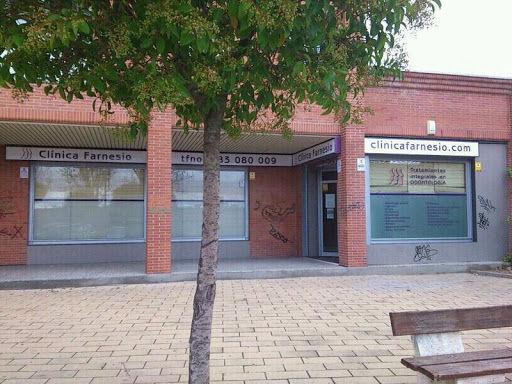 Información y opiniones sobre Clínica Dental Farnesio de Valladolid