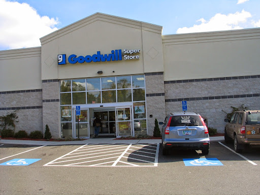 Goodwill Brookfield Store & Donation Station, 165 Federal Rd, Brookfield, CT 06804, USA, 