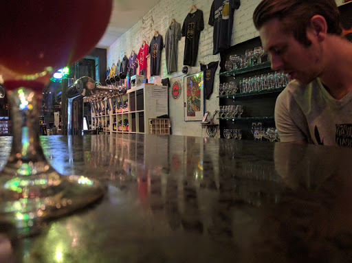 Liquor Store «Louisville Beer Store», reviews and photos, 746 E Market St, Louisville, KY 40202, USA