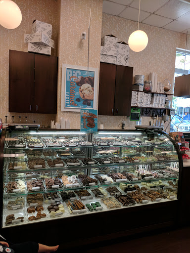 Chocolate Shop «Kilwins Little Rock», reviews and photos, 415 President Clinton Ave, Little Rock, AR 72201, USA