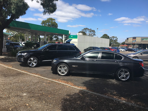 Chauffeur In Melbourne - Luxury Airport Transfers For Corporates / Private Car Airport Transfers Melbourne