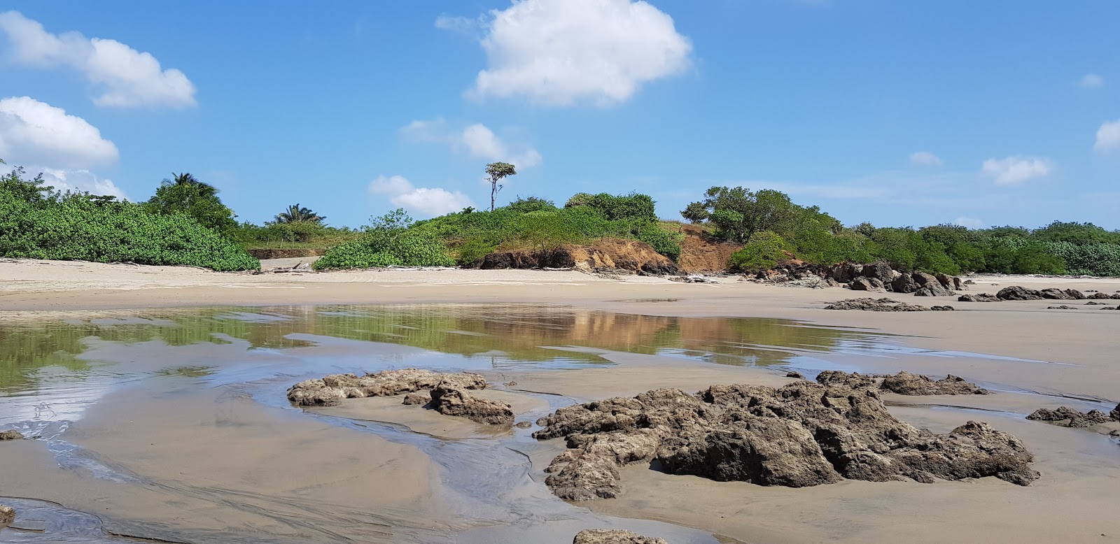 Foto av Puerto Escondido Beach med turkos rent vatten yta