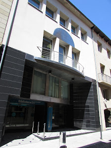 Biblioteca Municipal de Manlleu Carrer del Pont, 16-18, 2, 08560 Manlleu, Barcelona, España