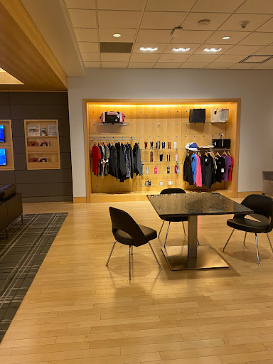 Mercedes Benz Dealer «Park Place Motorcars Mercedes-Benz Grapevine», reviews and photos, 1300 Texan Trail, Grapevine, TX 76051, USA