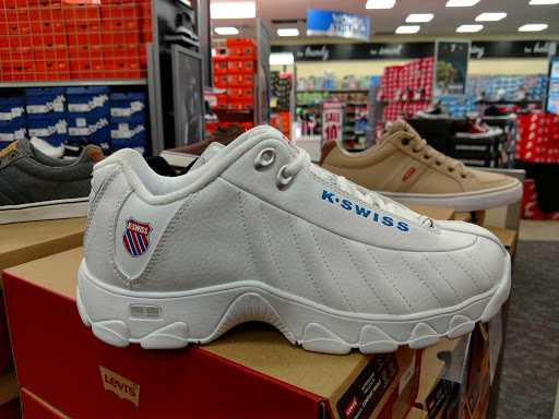 Shoe Store «Shoe Carnival», reviews and photos, 12240 15 St, Grandview, MO 64030, USA