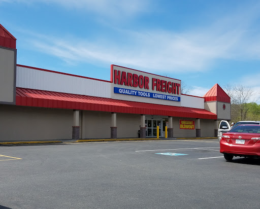 Hardware Store «Harbor Freight Tools», reviews and photos, 1409 E Stone Dr, Kingsport, TN 37664, USA