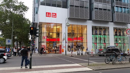 Stores to buy women's sweaters Berlin