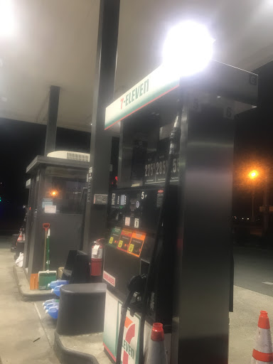 Convenience Store «7-Eleven», reviews and photos, 750 Rutherford Ave, Lyndhurst, NJ 07071, USA