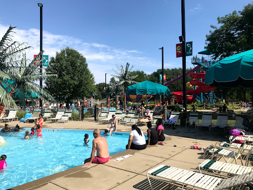 Water Park «Paradise Bay Water Park», reviews and photos, 437 E St Charles Rd, Lombard, IL 60148, USA