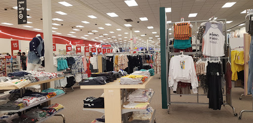 Department Store «Target», reviews and photos, 3885 E Main St, St Charles, IL 60174, USA