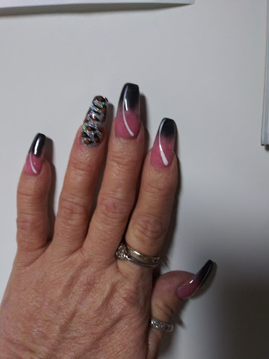 Nail Salon «Finest Nail & Tanning Salon», reviews and photos, 868 US-129 #11, Cleveland, GA 30528, USA