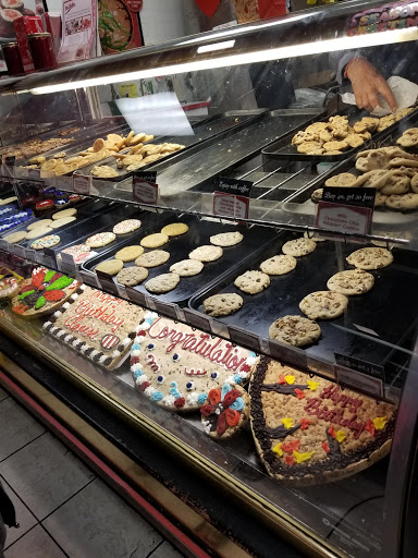 Shopping Mall «The Promenade at Howard Hughes Center», reviews and photos, 6081 Center Dr, Los Angeles, CA 90045, USA