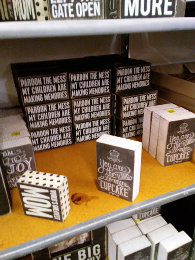 Department Store «Boston Store Clearance Center», reviews and photos, 5659 S 27th St, Milwaukee, WI 53221, USA