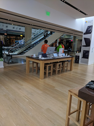 Computer Store «Microsoft Store - Westfield San Francisco Centre», reviews and photos, 845 Market St #257, San Francisco, CA 94103, USA