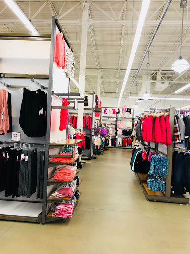 Clothing Store «Old Navy», reviews and photos, 141 Tuckahoe Rd, Sewell, NJ 08080, USA