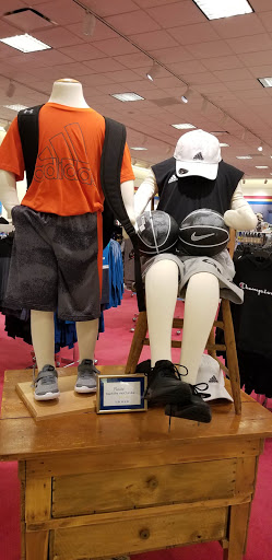 Department Store «Von Maur», reviews and photos, 115 Iowa River Landing Pl, Coralville, IA 52241, USA