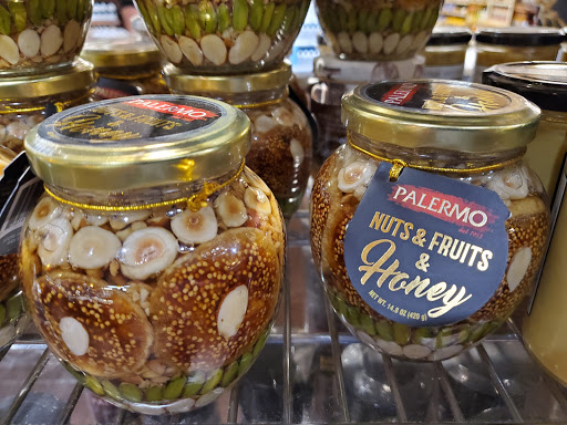 Grocery Store «Wynn’s Market», reviews and photos, 141 9th St N, Naples, FL 34102, USA