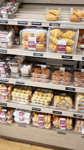 Grocery Store «Giant Food Stores», reviews and photos, Leithsville Rd Leithsville Rd, Hellertown, PA 18055, USA