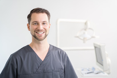 Dr. Dennis Forkl - Zahnarzt Bregenz