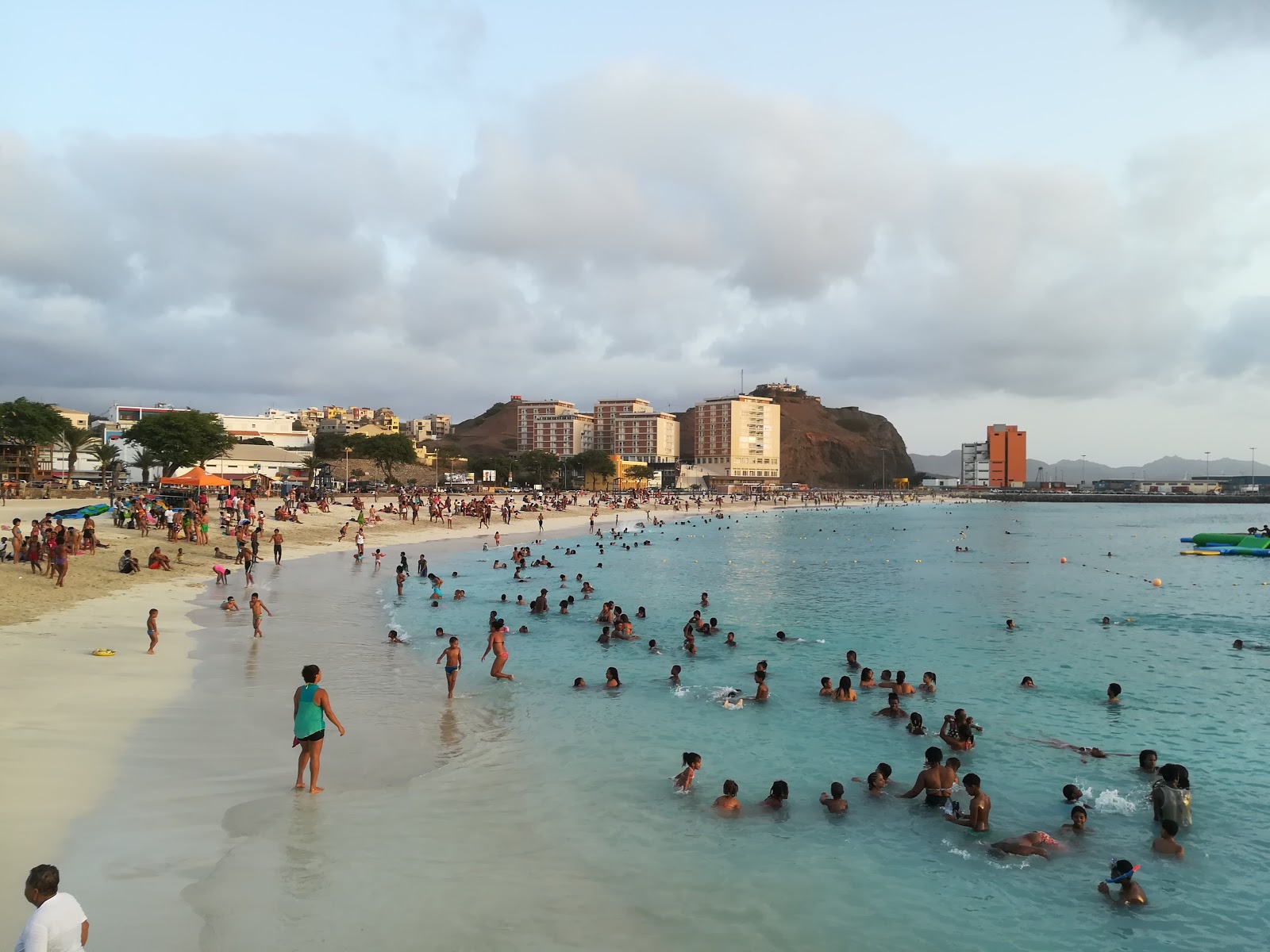 Foto af Laginha Beach faciliteter område