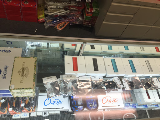 Tobacco Shop «3D Smoke Shop», reviews and photos, 2717 E Belt Line Rd #108b, Carrollton, TX 75006, USA