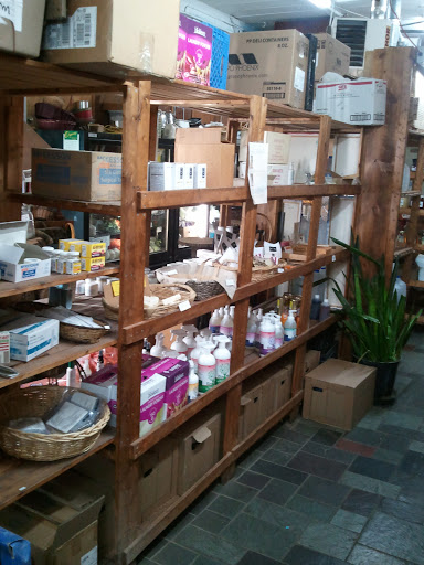 Raw Food Restaurant «Treehouse For Earths Children Holistic Center», reviews and photos, 22906 Mooney St, Farmington, MI 48336, USA