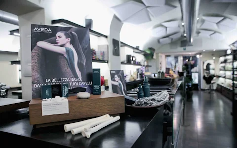 Contrasto AVEDA Lifestyle Salon & SPA - Parrucchieri Parrucchiere Firenze image