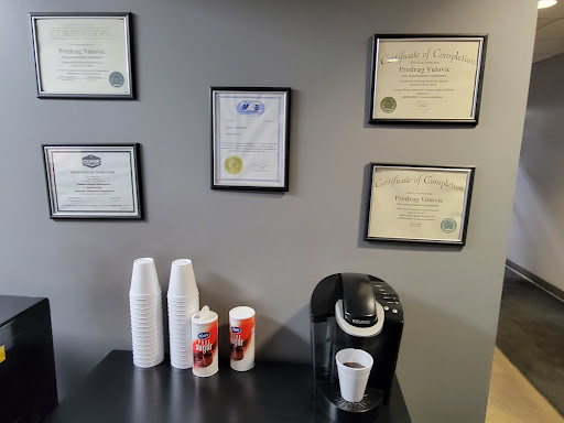 Used Car Dealer «Elite Motors Inc.», reviews and photos, 822 N Lake St, Mundelein, IL 60060, USA