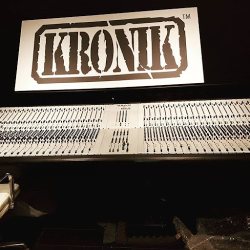 Kronik Studios - Music store