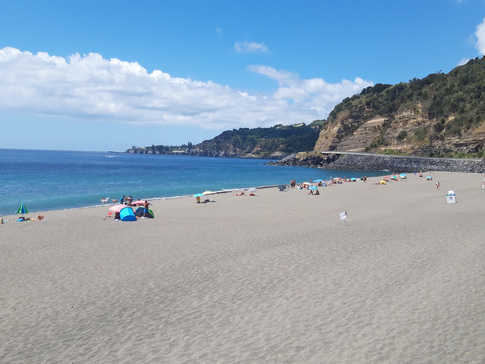 Photo de Praia de Agua D'Alto - endroit populaire parmi les connaisseurs de la détente