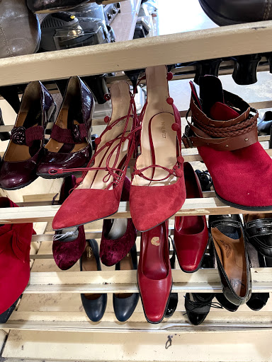 Thrift Store «Value Village», reviews and photos