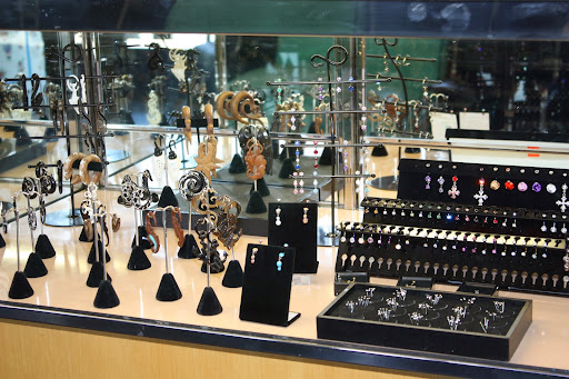 Tattoo Shop «Santa Clarita Tattoo», reviews and photos, 25835 Railroad Ave, Santa Clarita, CA 91350, USA