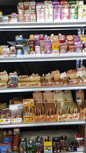 Tobacco Shop «Glass City Smoke Shop», reviews and photos, 1719 Spring Garden St, Greensboro, NC 27403, USA