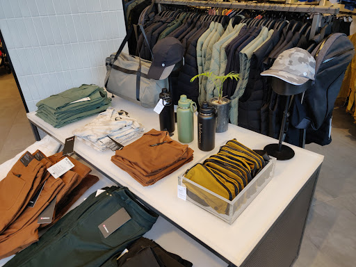 Sportswear Store «lululemon», reviews and photos, 622 Oakbrook Center, Oak Brook, IL 60523, USA