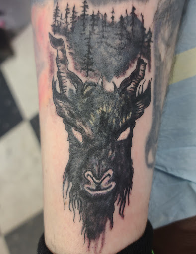 Tattoo Shop «Last Detail Tattoo Studio», reviews and photos, 8402 W Morgan Ave, Milwaukee, WI 53220, USA