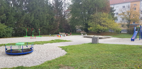 Spielplatz Heinrich-Schneidmadl-Straße
