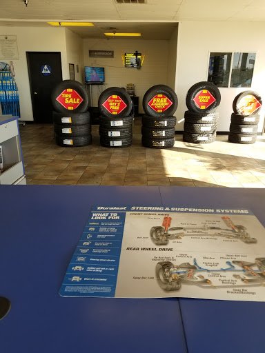 Tire Shop «Discount Tire Centers - Fresno, CA», reviews and photos, 6615 N Blackstone Ave, Fresno, CA 93710, USA