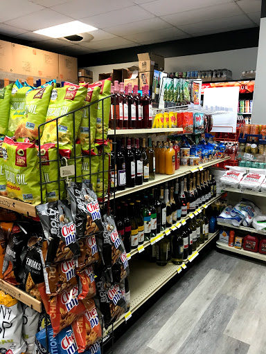 Grocery Store «Crosspoint Market», reviews and photos, 8912 Village Shops Dr, Fairfax Station, VA 22039, USA